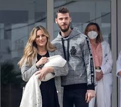 David de gea lifestyle [ biography, net worth, salary, girlfriend, wife, family, cars david de gea's lifestyle body statistics 2018 david grew up in illescas, a municipality. Man Utd News David De Gea Transfer Concern Because Of Gianluigi Donnarumma Plan Football Sport Express Co Uk