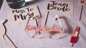 Ideas & inspiration » wedding » 39 crafty ideas for handmade wedding gifts. Bridal Shower Gift Ideas 10 Gifts She Ll Love Tips On How To Choose One Happy Cards