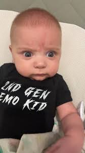 Any mamas want to help another mama out I'm 18 and I'm at my aunts house  for the weekend and she has no food and I need food for me and my