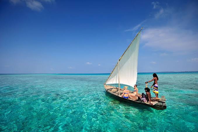 Island Hopping in Maldives: Budget Itinerary for Frugal Travelers