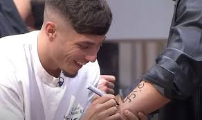 VIDEO "M-a deranjat" Criss face o alegere care îl uimește pe Daniel. Pe  cine cheamă concurenta în camera roșie, după ce acesta își "tatuase" numele  ei pe mână