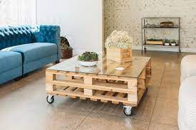 I needed a nice big desk (i'm 6'4″) at the workshop so i could illustrate posters in peace, away from all the saws and dust. 16 Free Pallet Furniture Plans