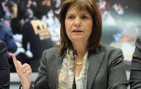 Patricia bullrich nació en 1956 como descarriada hija de una aristocrática familia.hija del médico alejandro bullrich y de julieta luro pueyrredón, es parte de un linaje que incluye al. Patricia Bullrich Dio Positivo En Coronavirus