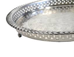 Plateau Rond Artisanal Marocain En Metal Argente Cercle Et Delicatement Cisele Avec Pieds 30 Cm Objet De Decoration Idee Cadeau Oeuvre Artisanale