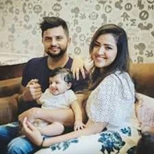 She was born on may 15 and the cricketer had shared some adorable moments back then. Suresh Raina With Wife And Daughter Http Ift Tt 1zz3e4d Couple Photos Photo Couples