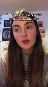 she’s had the bold chic fluffy brow thing going