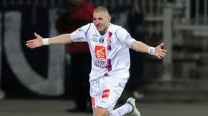 Karim benzema atteint les 250 buts sous le maillot du real madrid. Real Madrid Star Karim Benzema Hints He Could Retire At Lyon