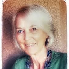 Carolyn Tripp's Instagram, Twitter & Facebook