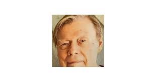 Julie Theobald's Instagram, Twitter & Facebook