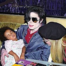 He Looks Really Masculine Omggg Michael Jackson Micheal Jackson Jackson Family