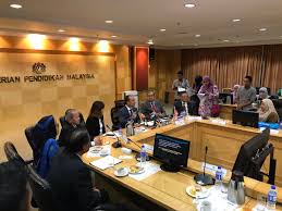 Nama saya rem dambul, anak momogun dusun. Kpm On Twitter Live Yb Dr Maszlee Malik Di Dalam Sidang Media Berkata Beliau Bersemangat Bangga Dan Teruja Di Atas Pelantikan Anggota Majlis Penasihat Pendidikan Kebangsaan Mppk Yang Berpengalaman Luas Dan Pakar