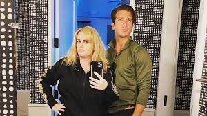 A white or hispanic male between 15 and 18 years old was found buried in a harris county boat shed in august 1973. Darum Haben Sich Rebel Wilson Und Ihr Freund Jacob Getrennt Promiflash De