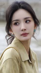 🚶‍♂️Come walk the streets with me~ #YangMi #杨幂 #IntheNameoftheBrother  #哈尔滨一九四四 #iQIYIMalaysia