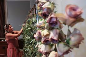 Flowers of jacksonville is a lovingly momentmaker in jacksonville, fl. Volunteers Trim 1m Flowers For Show At Jacksonville S Cummer Museum