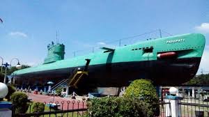 Jangan lupa untuk mengunjungi foto monument kapal selam asli yang dulu pernah ikut. Monumen Kapal Selam Surabaya Monkasel Otak Jangkar