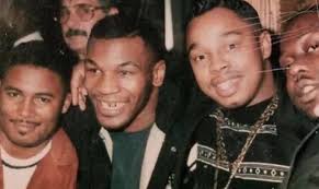XユーザーのBossさん: 「Domencio “Montana” Benson, Mike Tyson, Jacques “Haitian  Jack” Agnant, & Scooter. Brooklyn, 1990. It was said Haitian Jack was the  only man Mike Tyson ever feared. https://t.co/eL22M1ddDd」