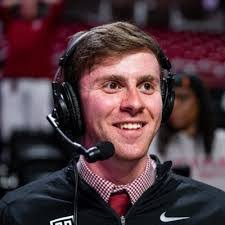 Shari Lynch's Instagram, Twitter & Facebook