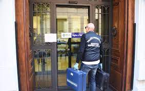 Infine è fuggito sull'auto di un complice. Rapina Alla Banca Di Via Partigiani Video Preso Pregiudicato Era In Semiliberta Cronaca Bergamo