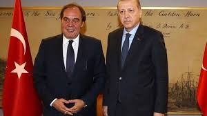Hobileri arasında golf oynamak ve seyahat. Cem Kucuk Ten Yildirim Demiroren Tanimi Tayyip Erdogan A Bagli Yerli Ve Milli Is Adami