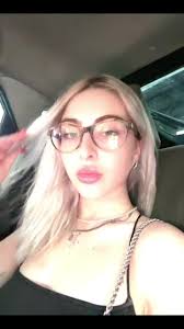 Ellena Smith (@elleass)