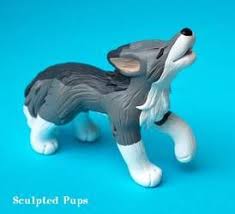 Howling Gray Wolf Sculpture By Sculptedpups Wolf Sculpture Animals Sculpture