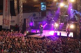 Murat Boz Beylikduzumigrosavm Nin 15 Yilinda Unutulmaz Bir Konser Vererek Sevenlerini Costurdu Konserler Hayat