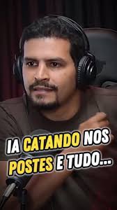 ccdhtjrondonia #escultura #ceramica #portovelho #rondonia #arte Duas obras  que estão pertinho uma da outra, a escultura do padre Antônio Vieira e o  painel da travessa do Rio Madeira, na praça das caixas