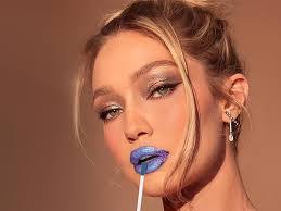 Cassandra Lamar's Instagram, Twitter & Facebook