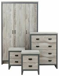 At rooms to go outlet, you'll find fantastic deals on discount queen bedroom sets that range in style from the classical and elegant to the hip and modern. Gfw Boston Bos4pcgry 4 Piece Bedroom Furniture Set Grey For Sale Online Ebay