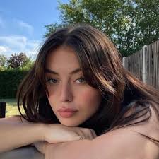 sienna woods (@widesetisdead)