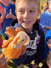 Students participate in turkey trot event