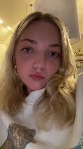 Kira Owens's Instagram, Twitter & Facebook