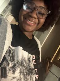 Wouldn't you like to adopt a senior?😊 Hiiii! I am Zauria Michelle  McKnight🙋🏽‍♀️ I'm an up coming senior at Clarksdale High School for the  2025-2026 school year !!! I am so excited