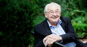 Uznawany jest za jednego z najważniejszych. Krzysztof Piesiewicz Krzysztof Kieslowski Wiedzial Jak Opowiadac O Rzeczach Waznych Jedynka Polskieradio Pl