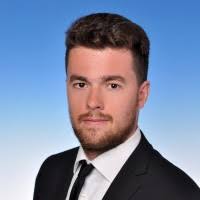 80+ profilů „Michael“