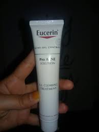 Für einen gleichmäßigen und strahlenden hautton. Cabaran 14 Hari Bersama Eucerin Proacne Solution