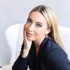 Grace Muncy's Instagram, Twitter & Facebook