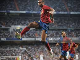 Guardiola ativou meu cérebro taticamente. Thierry Henry Of Barcelona Celebrates After Scoring Barcelona S Santiago Bernabeu Stadium Soccer Uniforms Barcelona