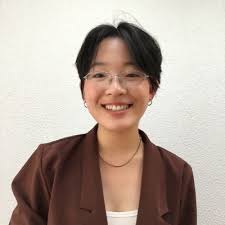 Last week, I graduated summa cum laude from Wellesley College with a BA,  double major in Media Arts and Sciences (MAS) and Psychology.