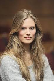 Julia Pietrucha: Movies, TV, and Bio