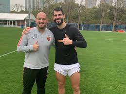 Latest on paok salonika forward nélson oliveira including news, stats, videos, highlights and more on espn. Reading Fc Fans Go Nuts After Nelson Oliveira Injury Update Berkshire Live
