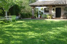 Las mejores casas rurales en sevilla, con fichas muy completas, ofertas y calendario de disponibilidad. Casa Rural En El Pedroso El Castano Sierra Norte De Sevilla