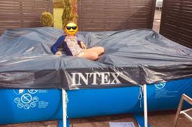 Ein Kleiner Swimmingpool Fur Den Garten Das Solltet Ihr Vorher Wissen Moms Blog Der Praktische Familienblog Swimmingpool Pool Fur Kinder Garten Kaufen