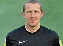 Buitenspel (13): Franklin Berg krabbelt langzaam op en komt terug |