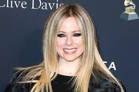 The musician, model & artist is married to chad kroeger, her starsign is libra and she is now 36 years of age. 9idapdmlc4flem