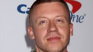 Photo : Macklemore (Ben Haggerty) et sa petite amie Tricia Davis