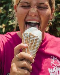 Bonnie Cronin's Instagram, Twitter & Facebook