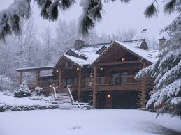 Travelocity has deals on tempting cabin rentals in southern vermont starting at $200 pera night. Moose Meadow Lodge Treehouse