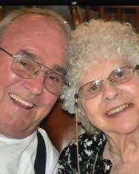 Amanda Gatchell's Instagram, Twitter & Facebook