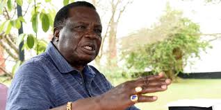 Francis lumasayi atwoli alizaliwa miaka 71 iliyopita katika kaunti ya kakamega na ndiye kiongozi wa muda mrefu zaidi wa muungano wa vyama vya wafanyikazi nchini kenya. Francis Atwoli How We Will Give Uhuru Another Term Knn Kwaela News Network